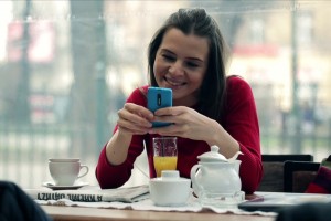 texting-and-drinking_1403180569225